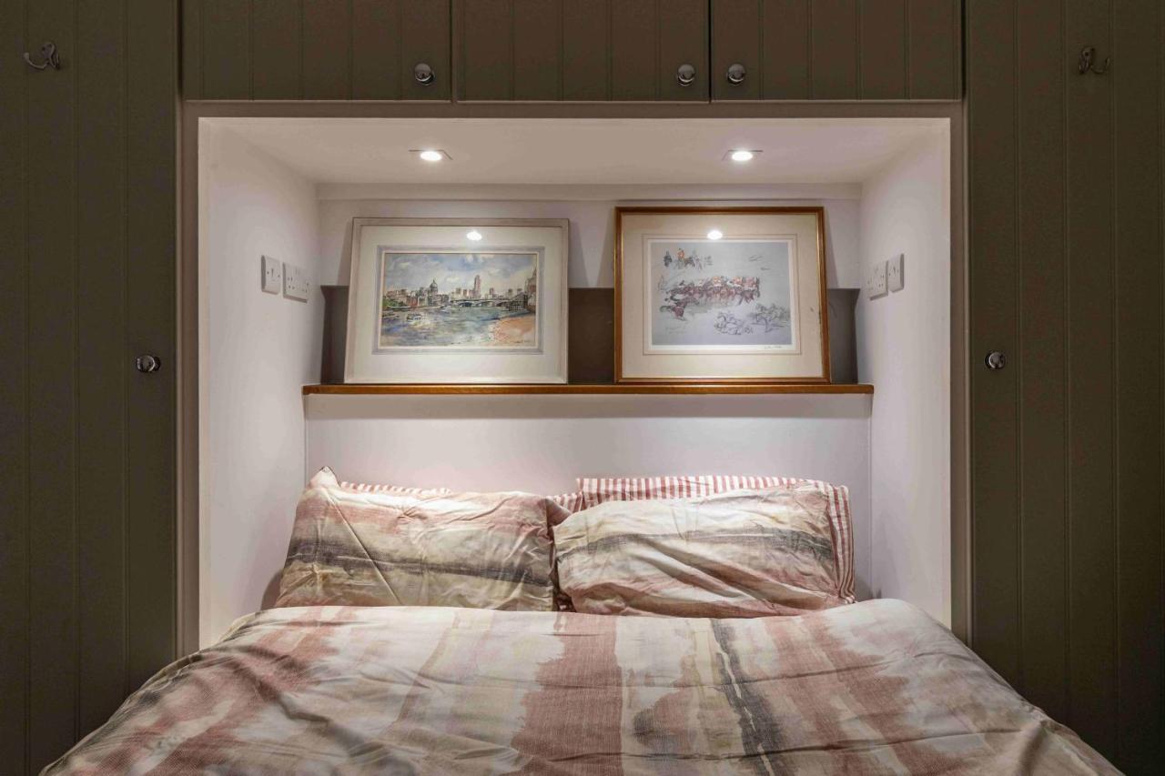 Gazde/Camere de închiriat Shared 5 Mins Walk From Vauxhall And Nine Elms Station With Off-site Parking Near Us Embassy *