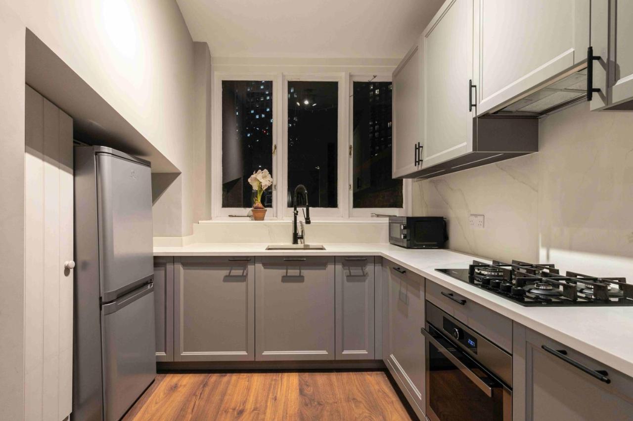 Shared 5 Mins Walk From Vauxhall And Nine Elms Station With Off-site Parking Near Us Embassy Gazde/Camere de închiriat *